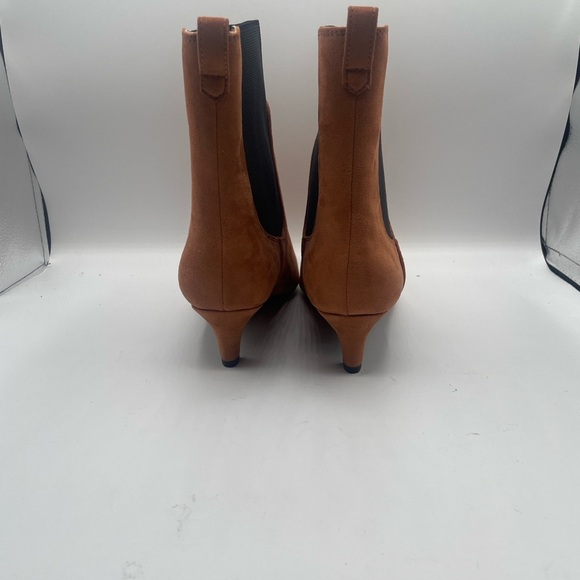 Coutgo women’s ankle boot, low kitten heel, brown suede size 8W - Picture 5 of 9